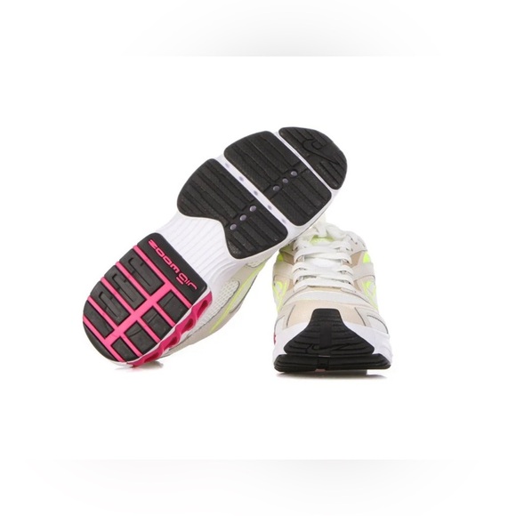 Nike Women’s Zoom Air Fire "Summit White And Total Orange" sneaker, Size 9.5 - Picture 2 of 13